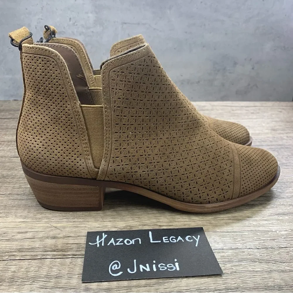 Kensie~Women’s~”Glynda”~Desert Sand Perforated Suede Ankle Booties~Size 8M